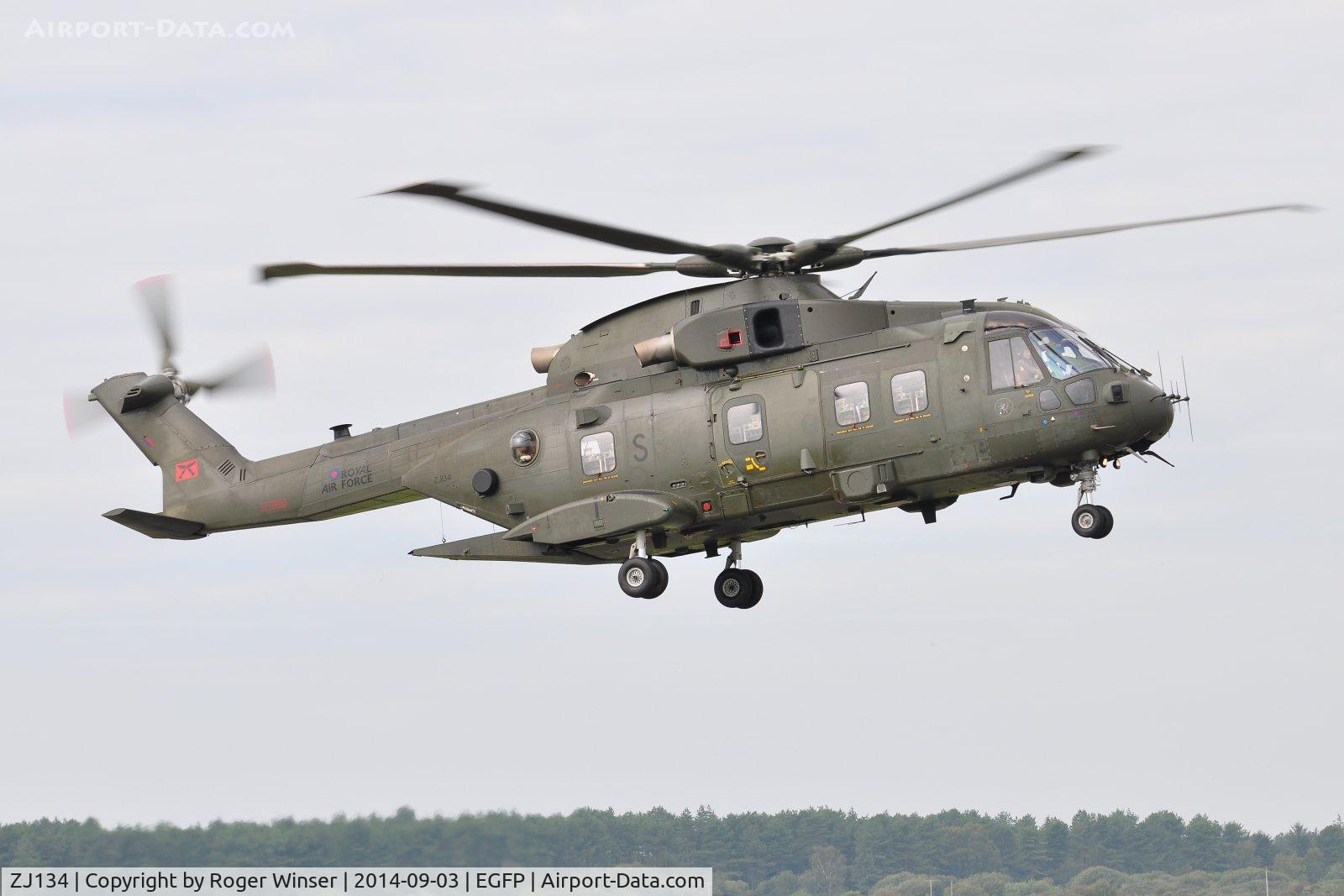 ZJ134, Westland Merlin HC.4 C/N 50183/RAF18, Visiting Merlin HC.3 helicopter coded S of 28 Squadron RAF.