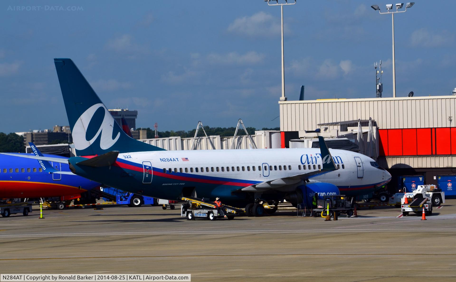 N284AT, 2006 Boeing 737-76N C/N 32668, Atlanta