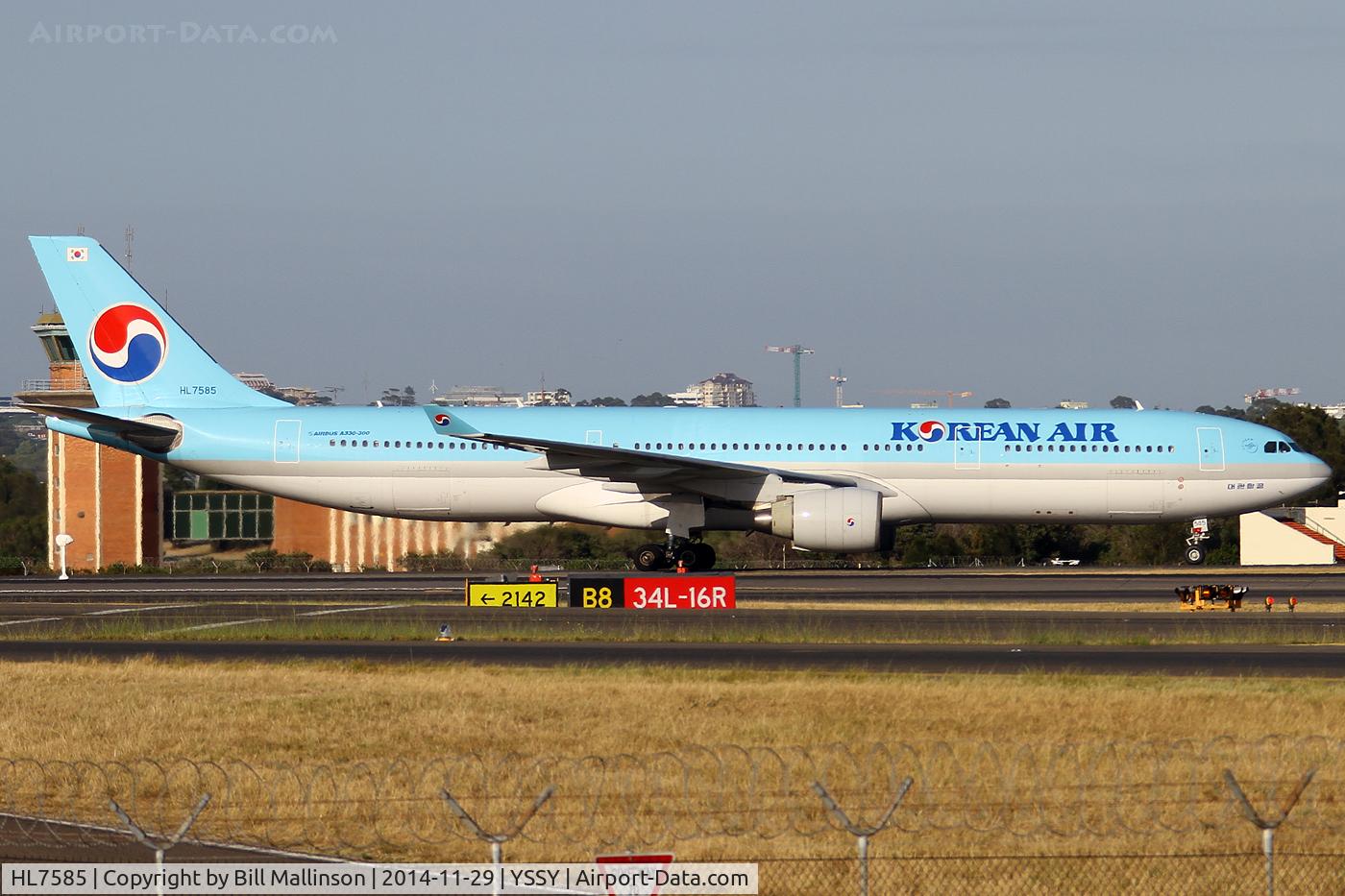 HL7585, Airbus A330-323 C/N 350, taxiing from 34L