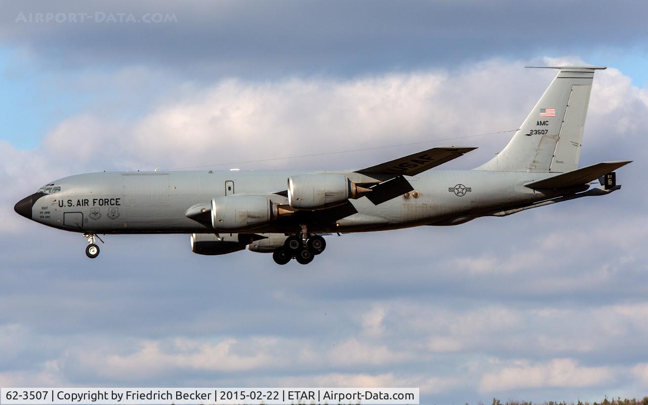 62-3507, 1962 Boeing KC-135R Stratotanker C/N 18490, on final RW26