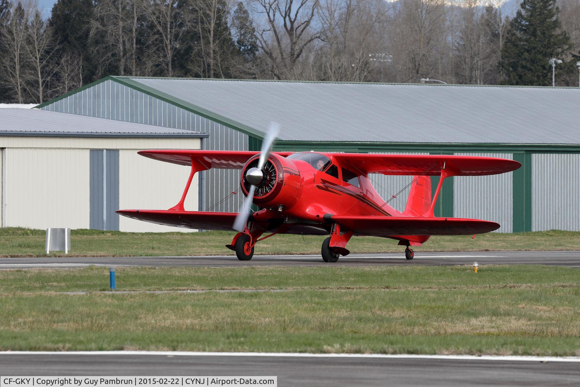 CF-GKY, 1943 Beech D17S Staggerwing C/N 4874, Just landed