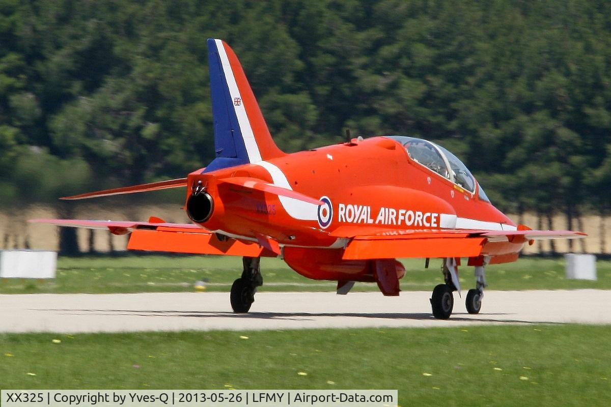 XX325, 1980 Hawker Siddeley Hawk T.1 C/N 169/312150, Royal Air Force Red Arrows Hawker Siddeley Hawk T.1, Landing Rwy 34, Salon de Provence Air Base 701 (LFMY) Open day 2013