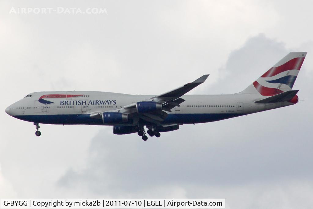 G-BYGG, 1999 Boeing 747-436 C/N 28859, Landing. Scrapped in november 2020.