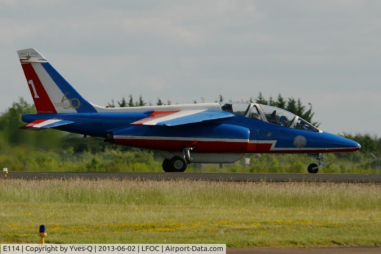 E114, Dassault-Dornier Alpha Jet E C/N E114, Dassault-Dornier Alpha Jet E (F-TERR), Athos 01, Leader of Patrouille de France 2013, Landing rwy 28, Châteaudun Air Base 279 (LFOC) open day 2013