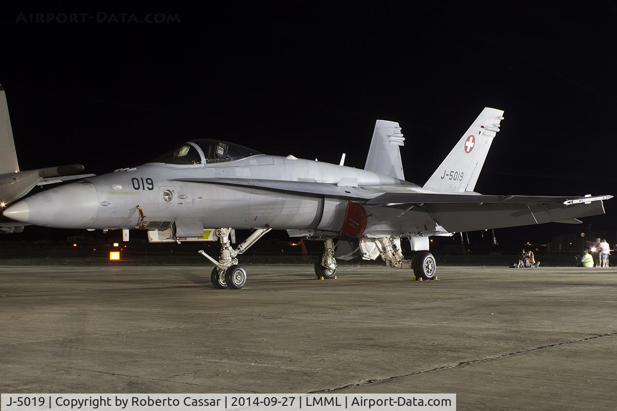 J-5019, McDonnell Douglas F/A-18C Hornet C/N 1368/SFC019, Park 4