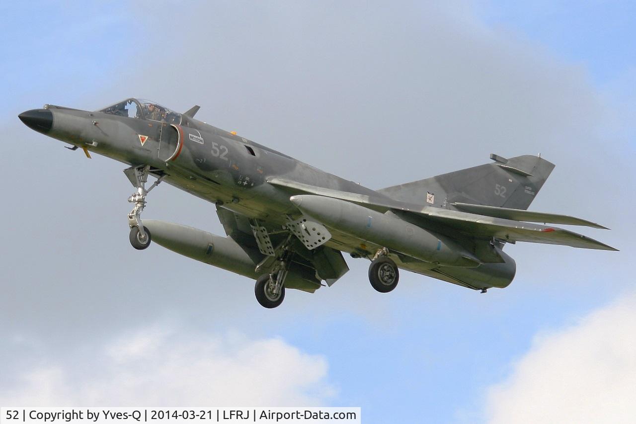 52, Dassault Super Etendard C/N 52, Dassault Super Etendard M (SEM), Short approach rwy 26, Landivisiau Naval Air Base (LFRJ)