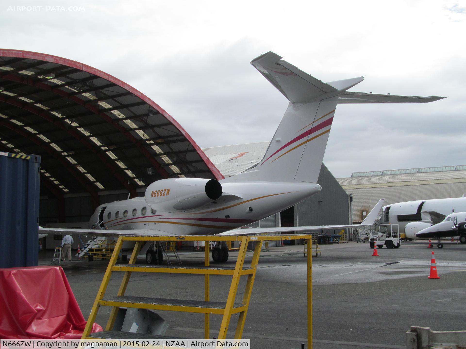 N666ZW, 2014 Gulfstream Aerospace GIV-X (G450) C/N 4311, Undergoing maintenance check at AKL
