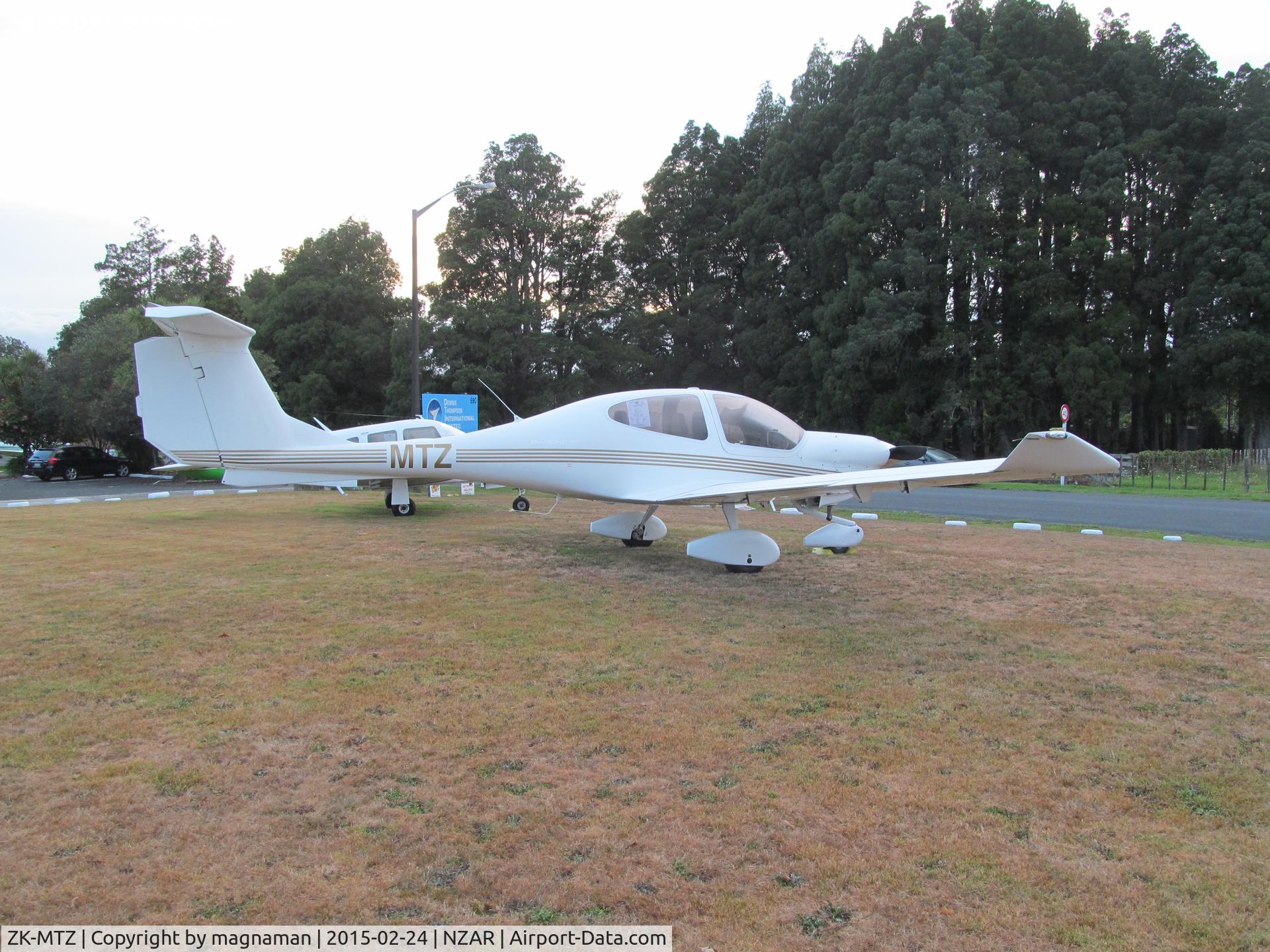 ZK-MTZ, 2004 Diamond DA-40 Diamond Star C/N 40.373, view from other side
