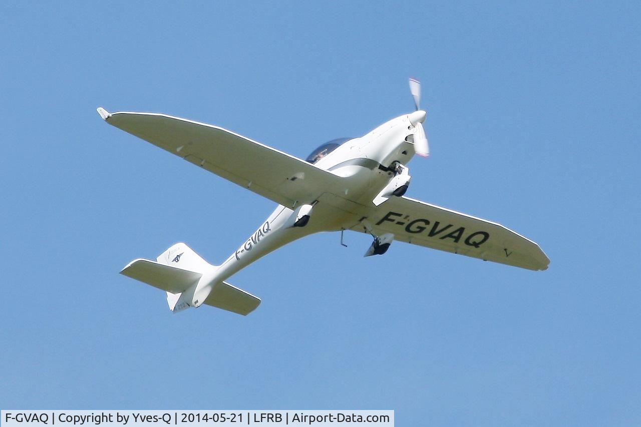 F-GVAQ, Aquila A210 (AT01) C/N AT01-104, Aquila A210 (AT01), Take off rwy 07R, Brest-Bretagne Airport (LFRB-BES)
