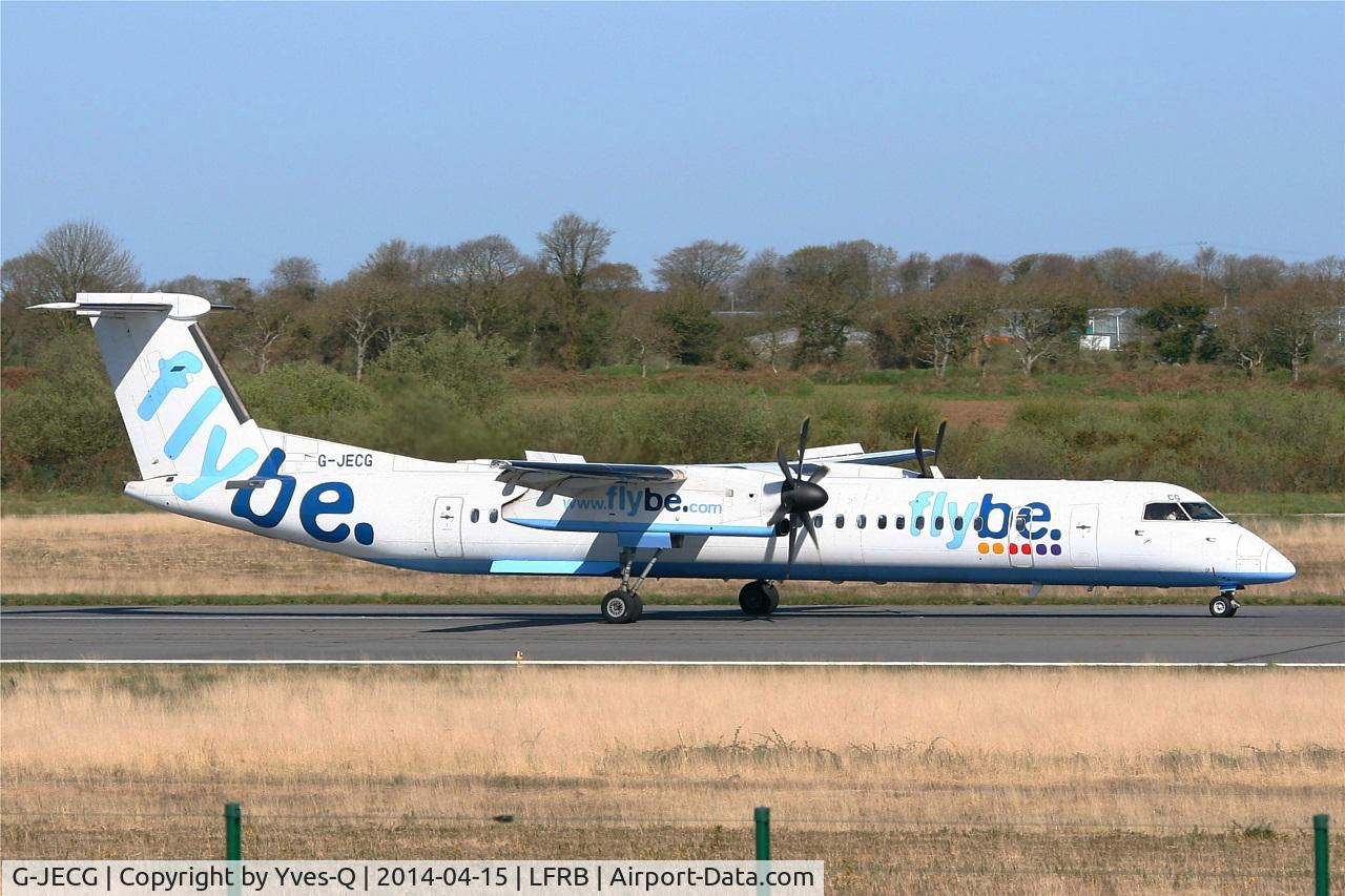 G-JECG, 2004 De Havilland Canada DHC-8-402Q Dash 8 C/N 4098, De Havilland Canada DHC-8-402Q Dash 8, Landing rwy 07R, Brest-Bretagne airport (LFRB-BES)
