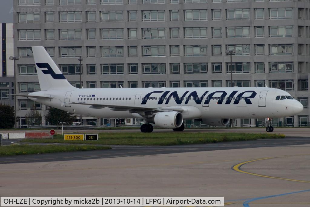 OH-LZE, 2003 Airbus A321-211 C/N 1978, Taxiing