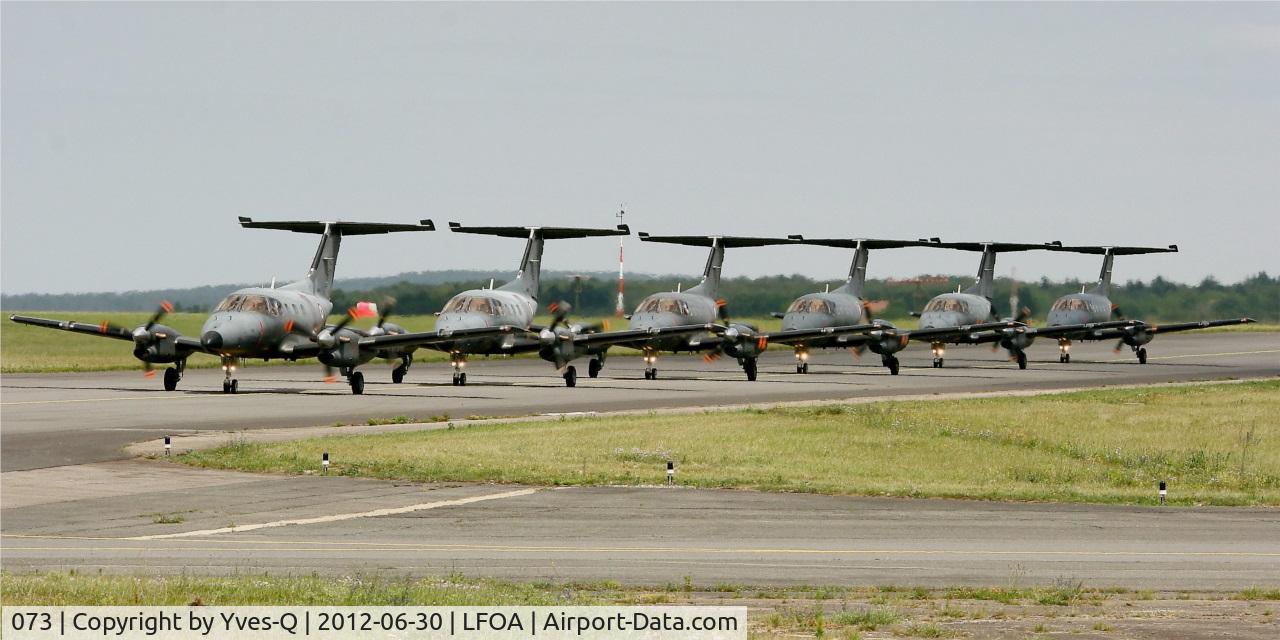 073, Embraer EMB-121AA Xingu C/N 121073, Embraer EMB-121AA Xingu, Taxiing after display, Avord Air Base 702 (LFOA)  Air Show in june 2012