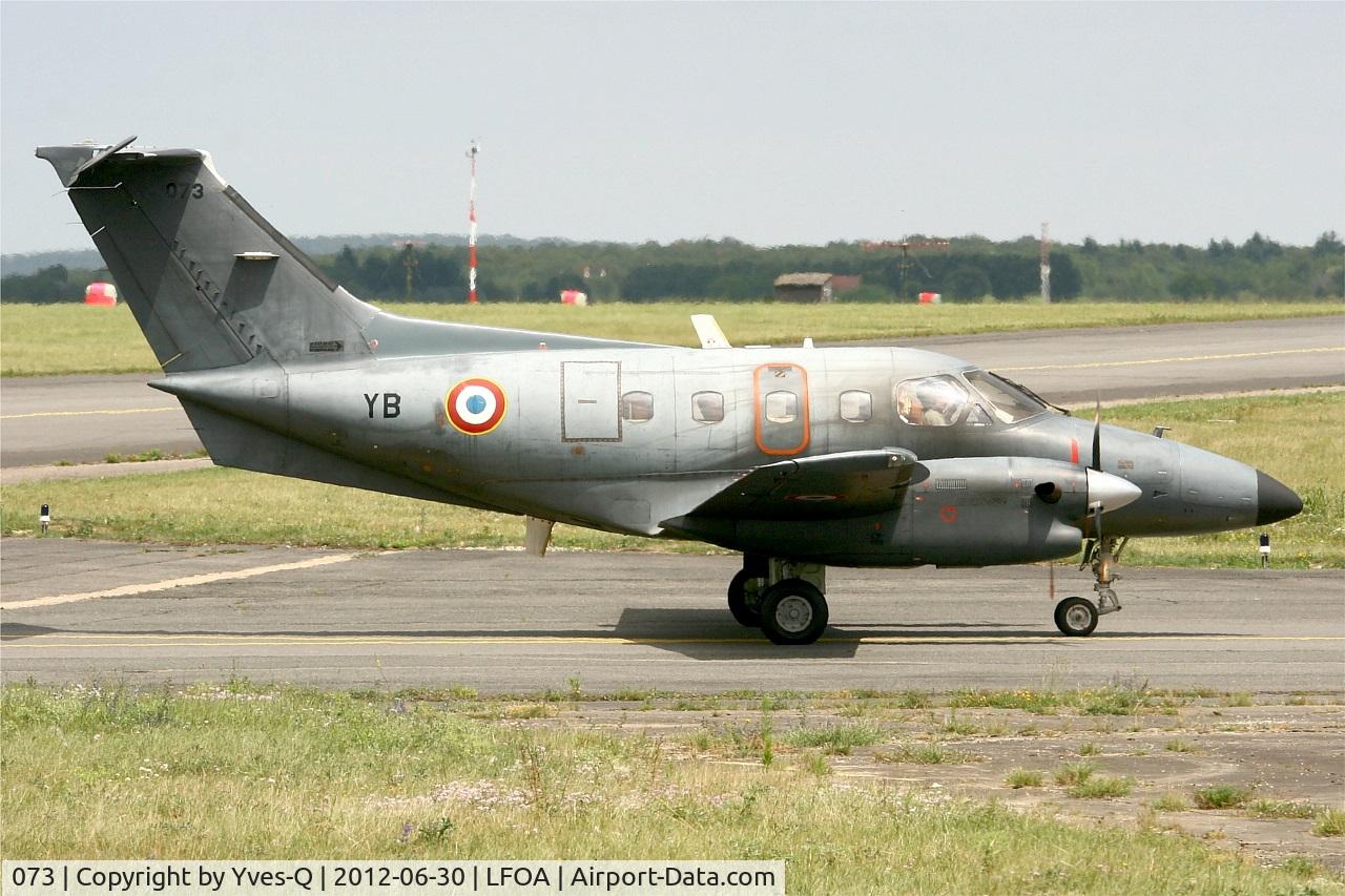 073, Embraer EMB-121AA Xingu C/N 121073, Embraer EMB-121AA Xingu, Taxiing to parking area, Avord Air Base 702 (LFOA)  Air Show in june 2012