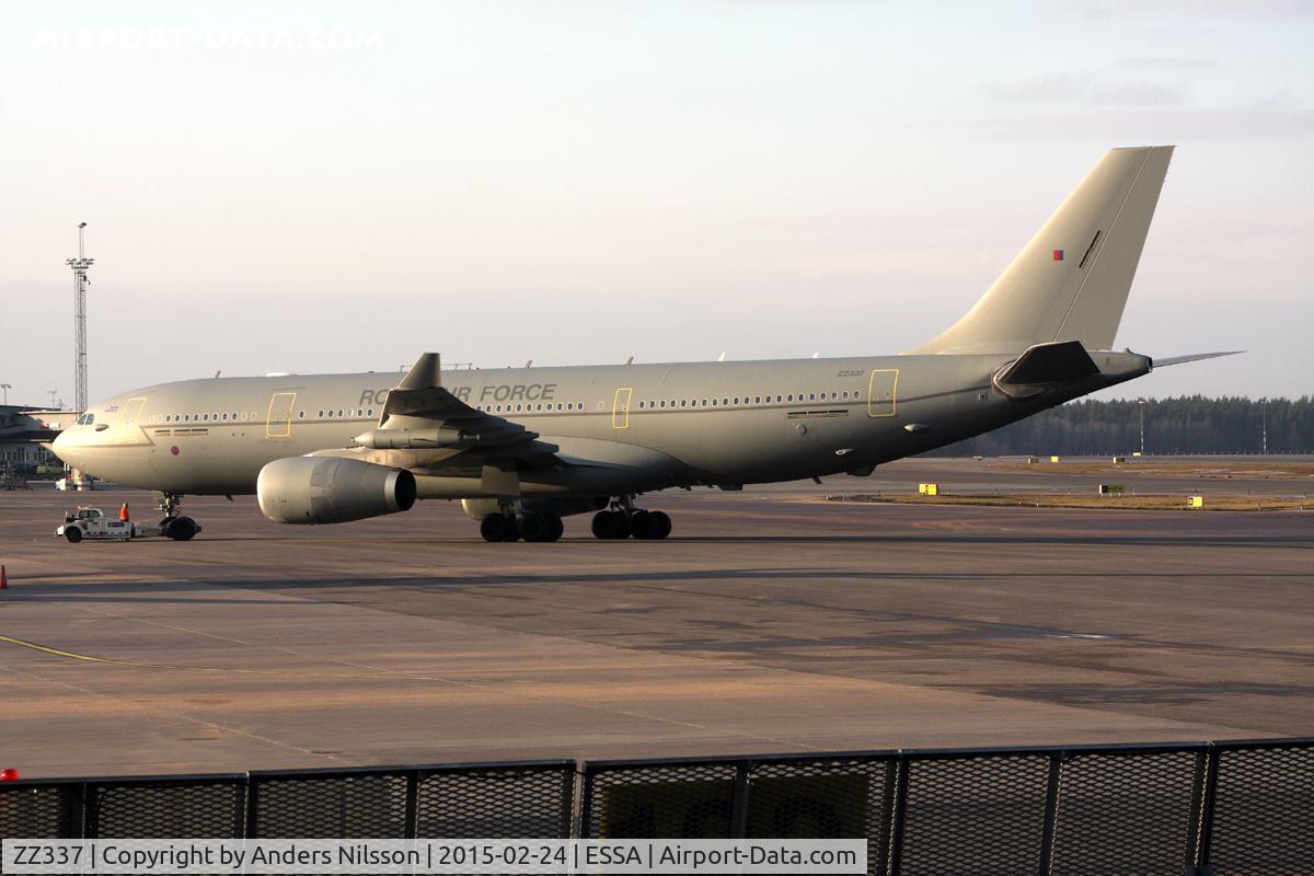 ZZ337, 2012 Airbus KC3 Voyager (A330-243MRTT) C/N 1390, Pushback from ramp R.