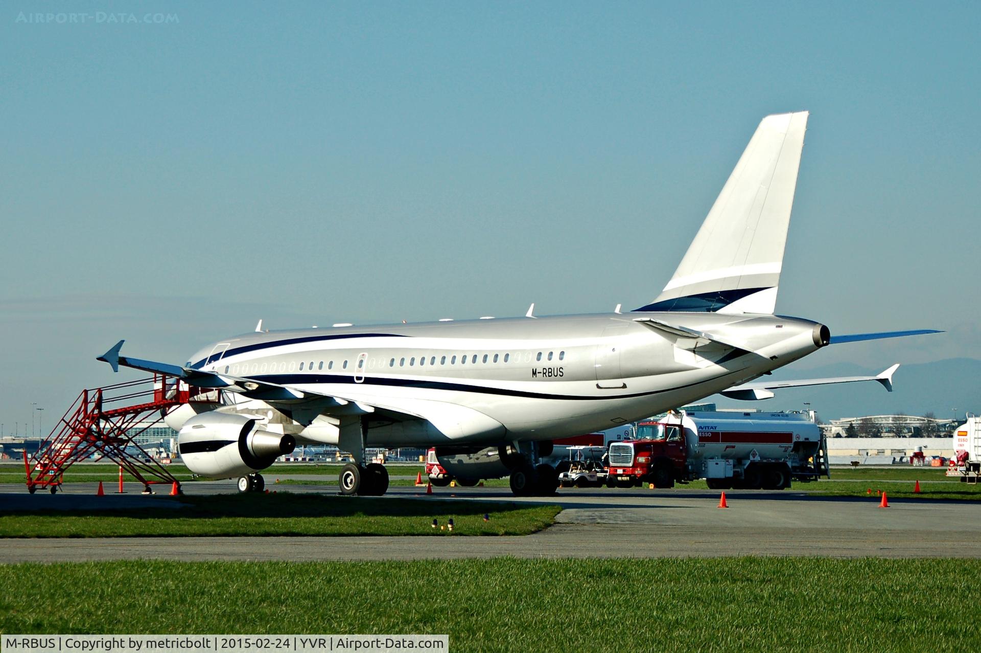 M-RBUS, 2009 Airbus A319-115CJ C/N 3856, YVR 2015