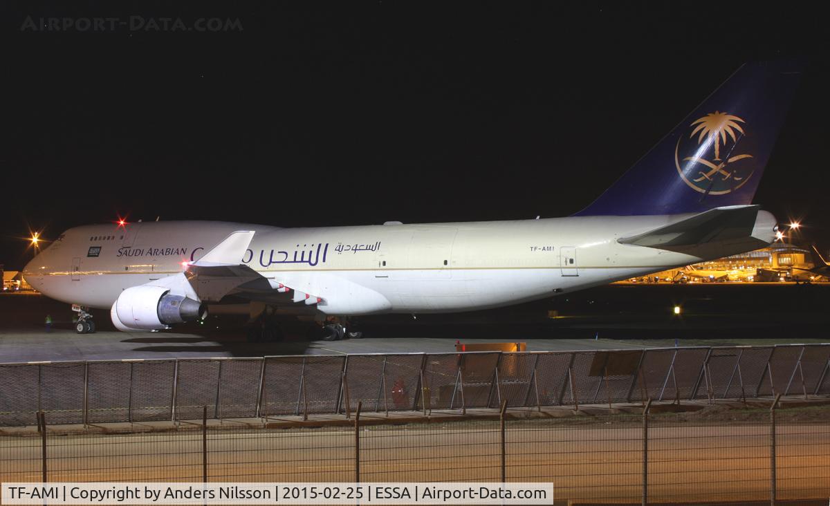 TF-AMI, 1992 Boeing 747-412 C/N 27066, Start up after pushback.