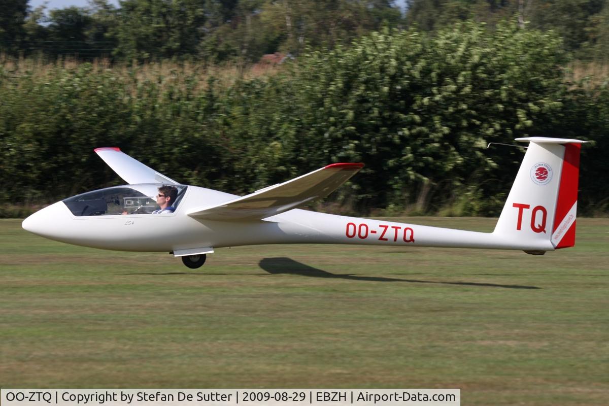 OO-ZTQ, 1981 Rolladen-Schneider LS-4 C/N 4113, Open door weekend.