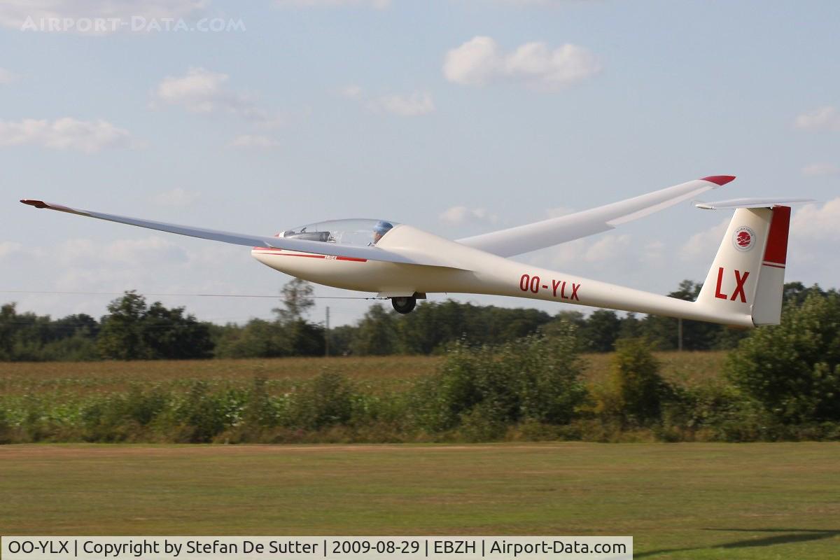 OO-YLX, 1983 Rolladen-Schneider LS-4 C/N 4319, Open door weekend.