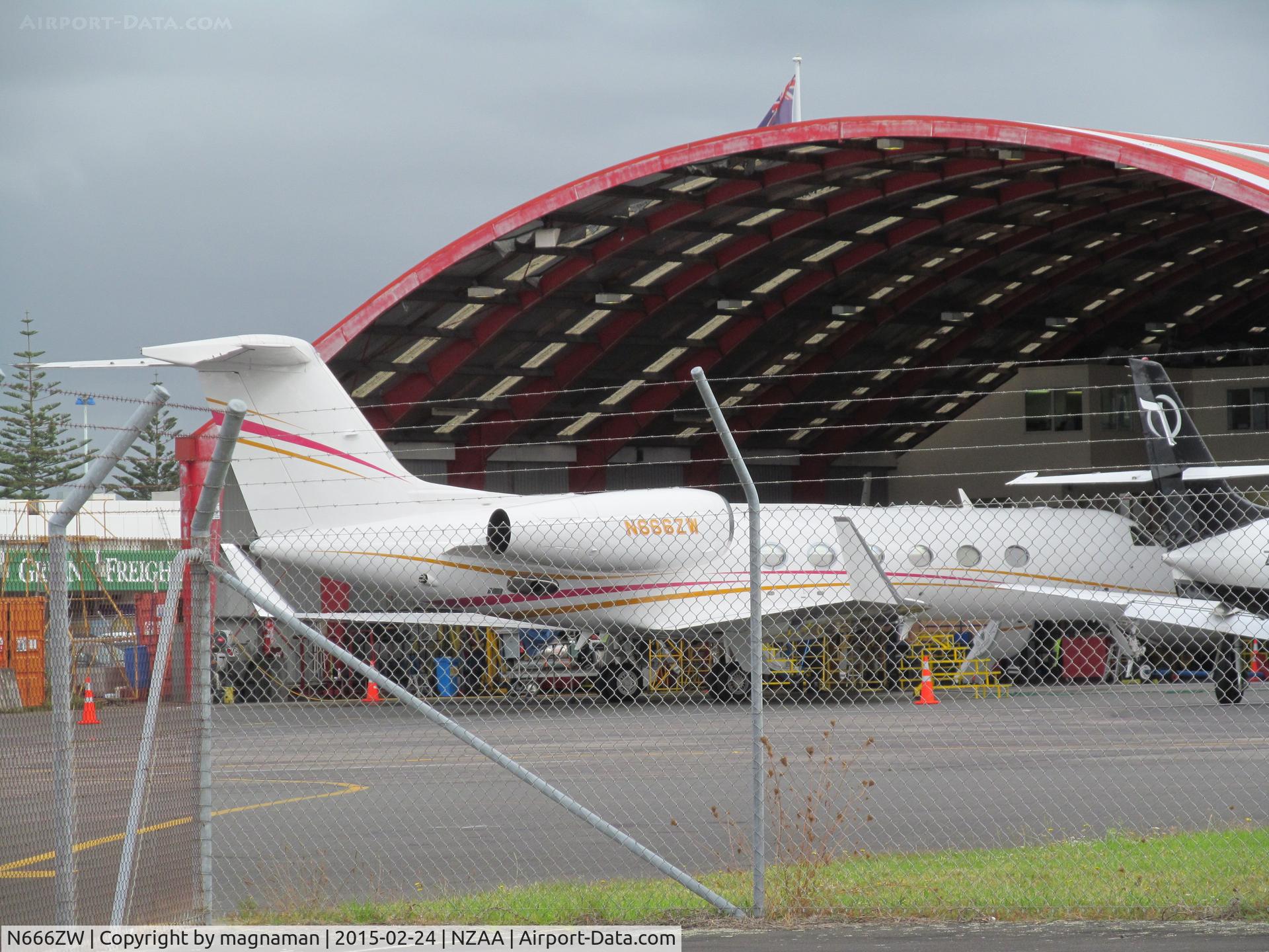 N666ZW, 2014 Gulfstream Aerospace GIV-X (G450) C/N 4311, outside airwork hangar