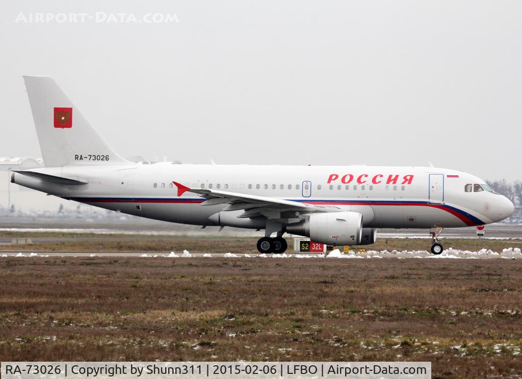 RA-73026, 2011 Airbus ACJ319 (A319-115/CJ) C/N 4679, Lining up rwy 32L for departure after a minor overhaul @ ACJC Center...
