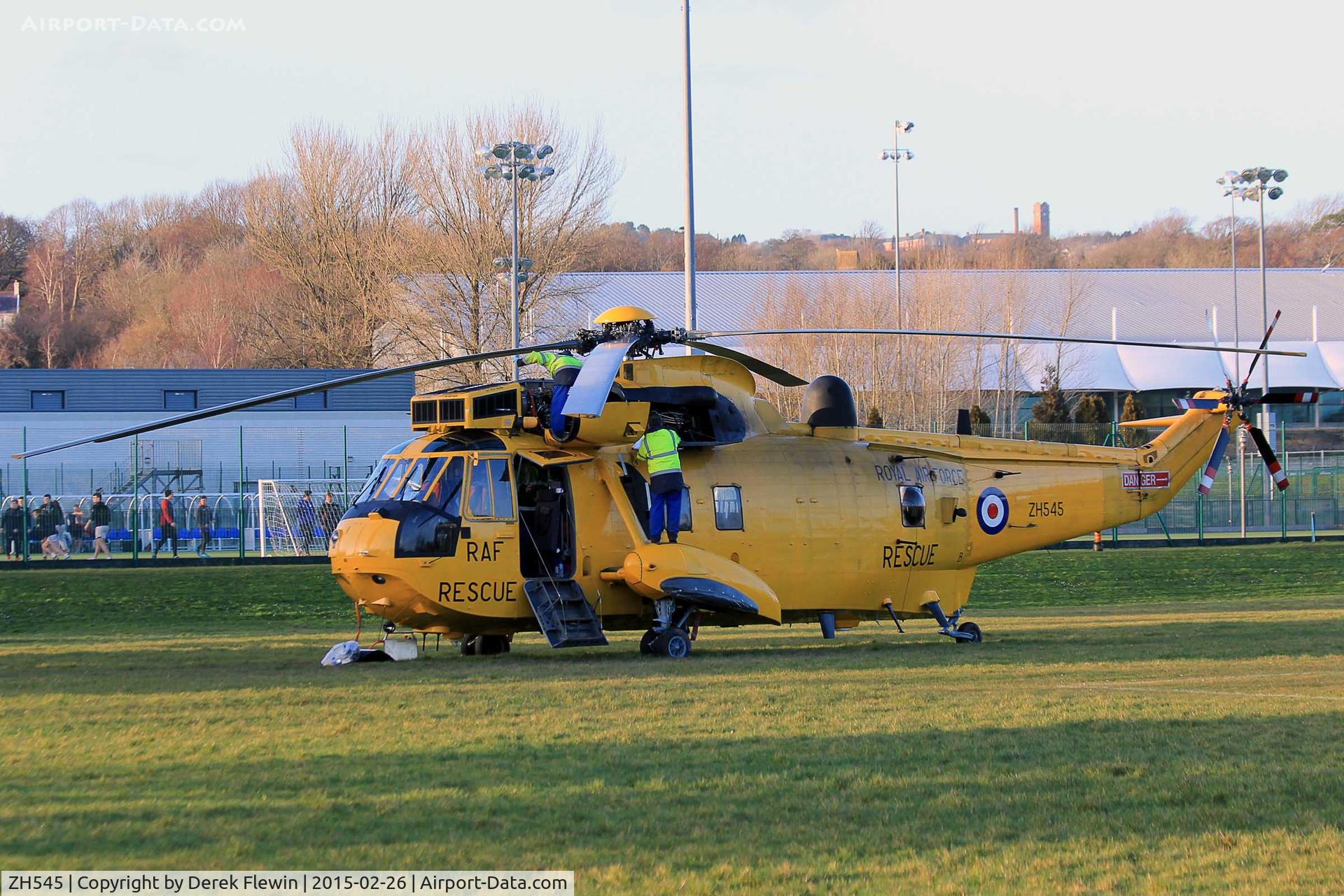 ZH545, 1997 Westland Sea King HAR.3A C/N WA1011, Sea King HAR.3A, SAR, 22 Squadron RAF, RMB Chivenor Based, gone tech, seen being worked on by engineers in the Swansea area.