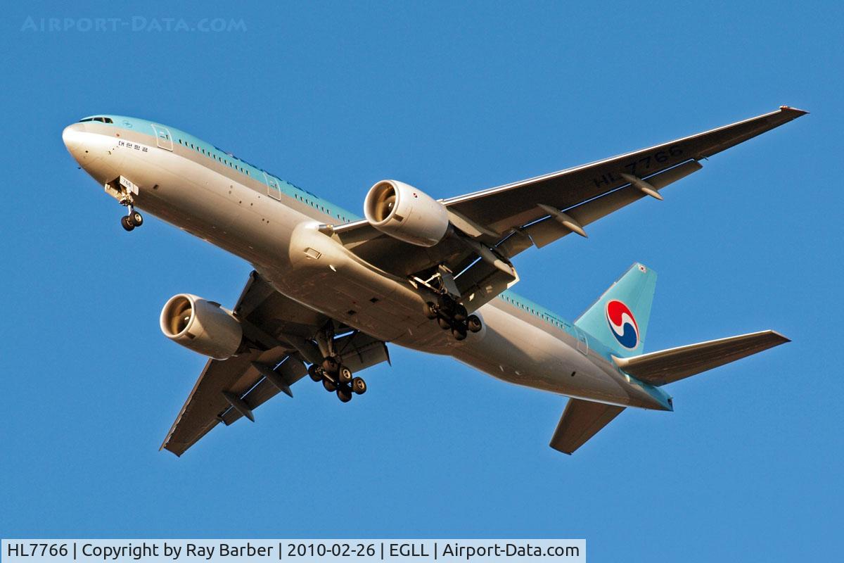 HL7766, 2008 Boeing 777-2B5/ER C/N 34213/730, Boeing 777-2B5ER [34213] (Korean Air) Home~G 26/02/2010. On approach 27R.
