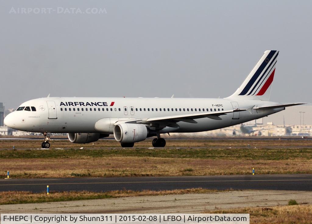 F-HEPC, 2010 Airbus A320-214 C/N 4267, Taxiing holding point rwy 32R for departure...