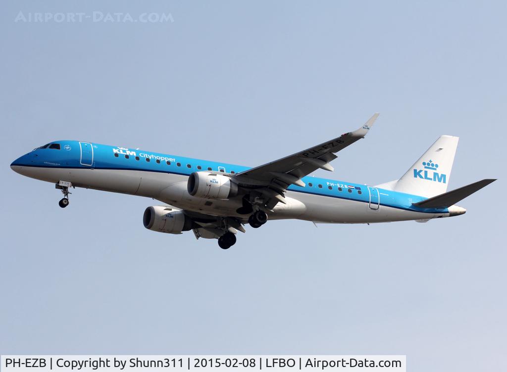 PH-EZB, 2008 Embraer 190LR (ERJ-190-100LR) C/N 19000235, Landing rwy 32L in new c/s