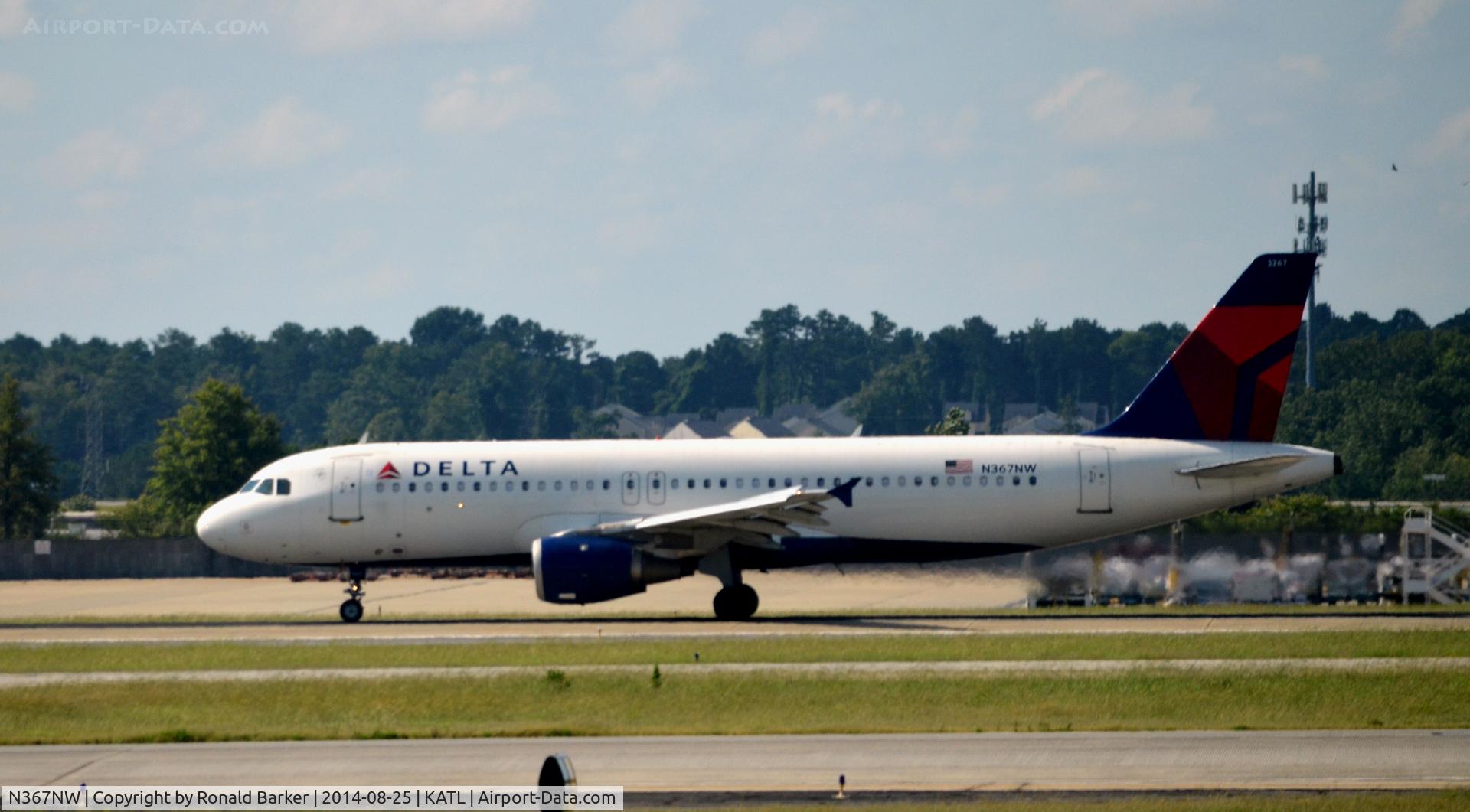 N367NW, 1999 Airbus A320-212 C/N 0988, Landing Atlanta