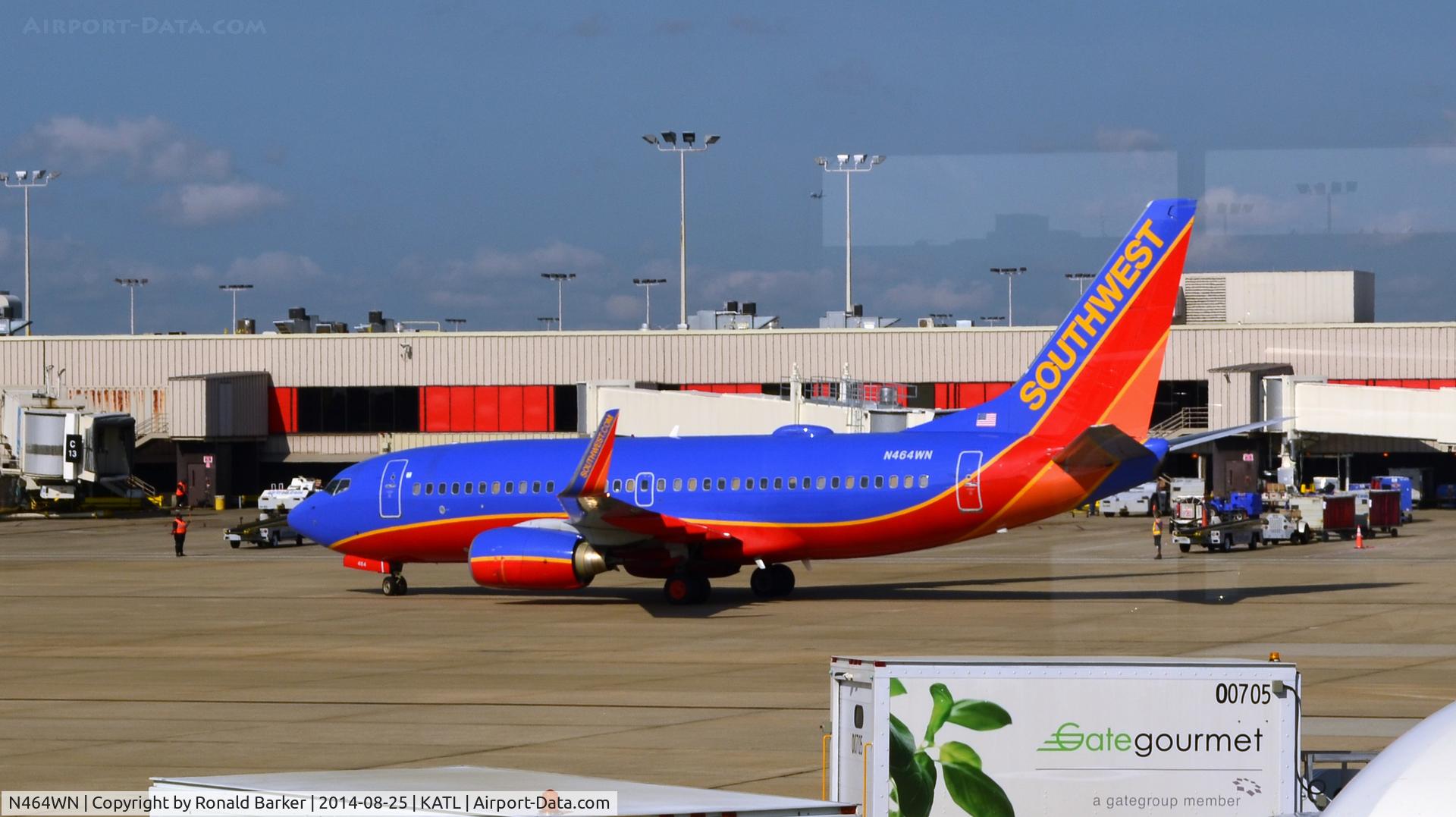 N464WN, 2004 Boeing 737-7H4 C/N 32468, Taxi Atlanta