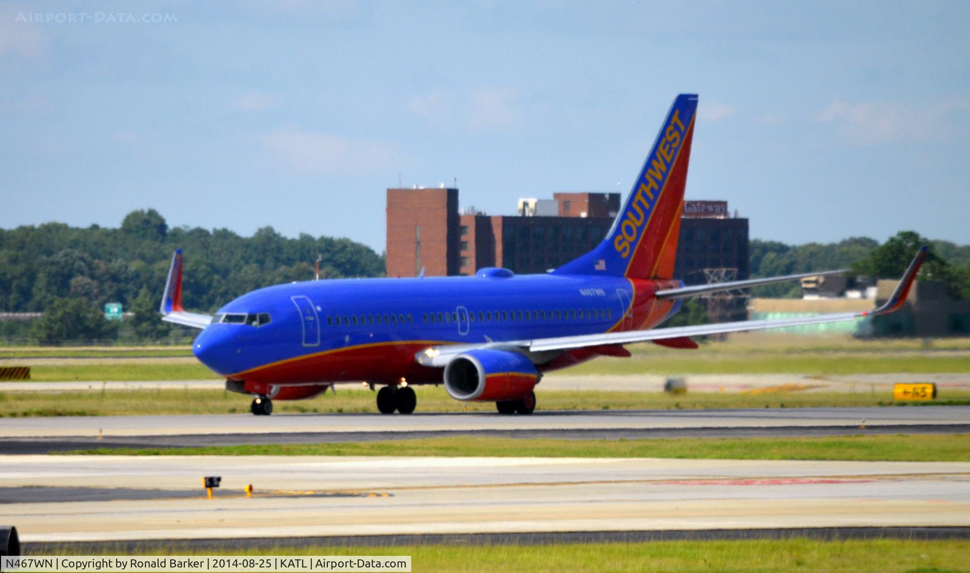 N467WN, 2004 Boeing 737-7H4 C/N 33830, Takeoff Atlanta