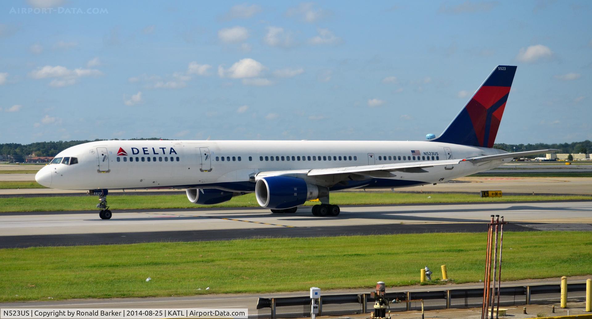 N523US, 1987 Boeing 757-251 C/N 23617, Taxi Atlanta
