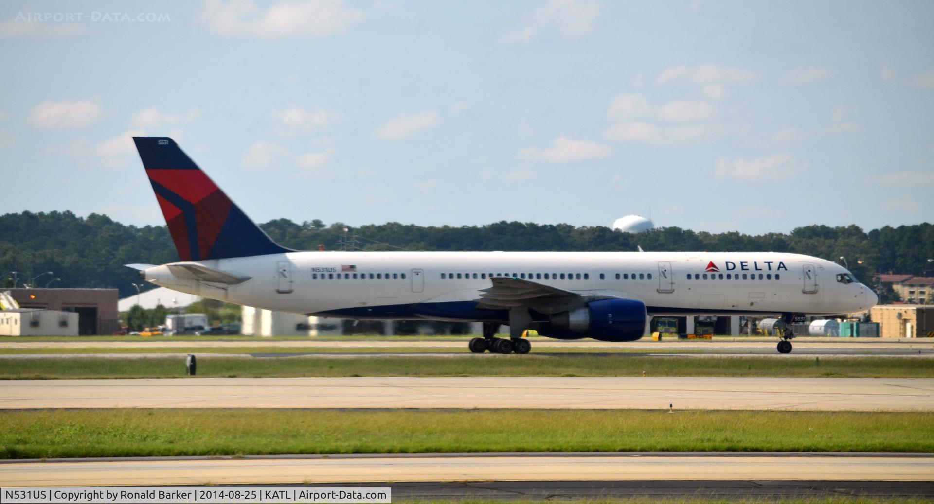 N531US, 1988 Boeing 757-251 C/N 23846, Taxi to gate Atlanta