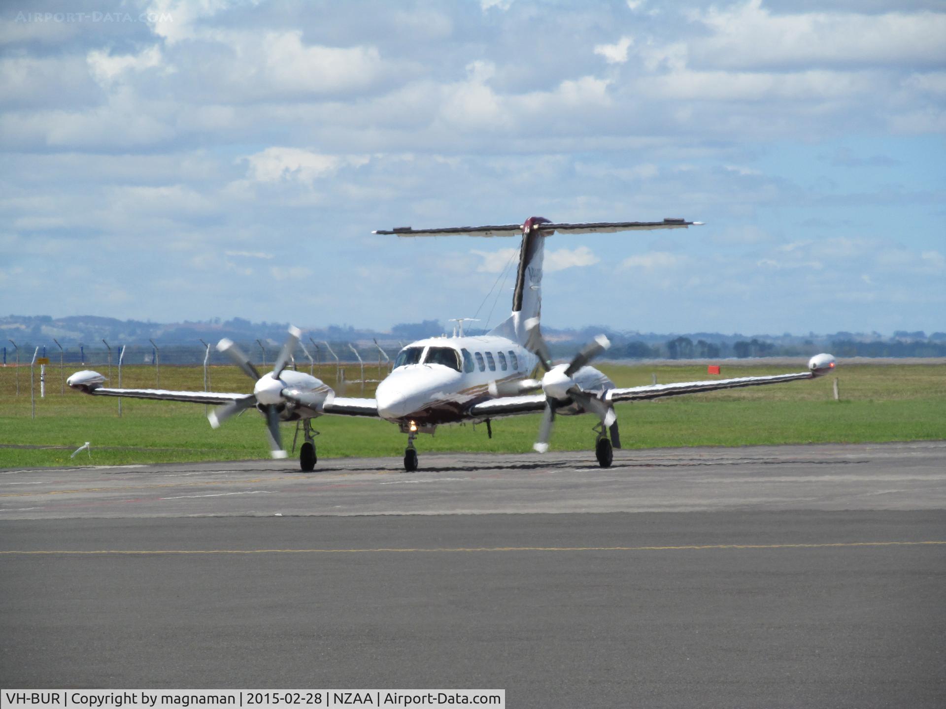 VH-BUR, 1984 Piper PA-42-1000 Cheyenne IV C/N 42-5527019, taxying in after another ariel survey sortie