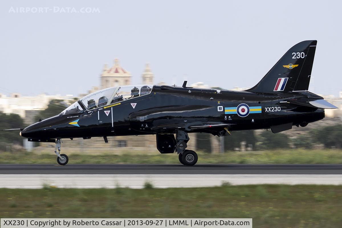 XX230, 1978 Hawker Siddeley Hawk T.1A C/N 066/312066, Landing 31