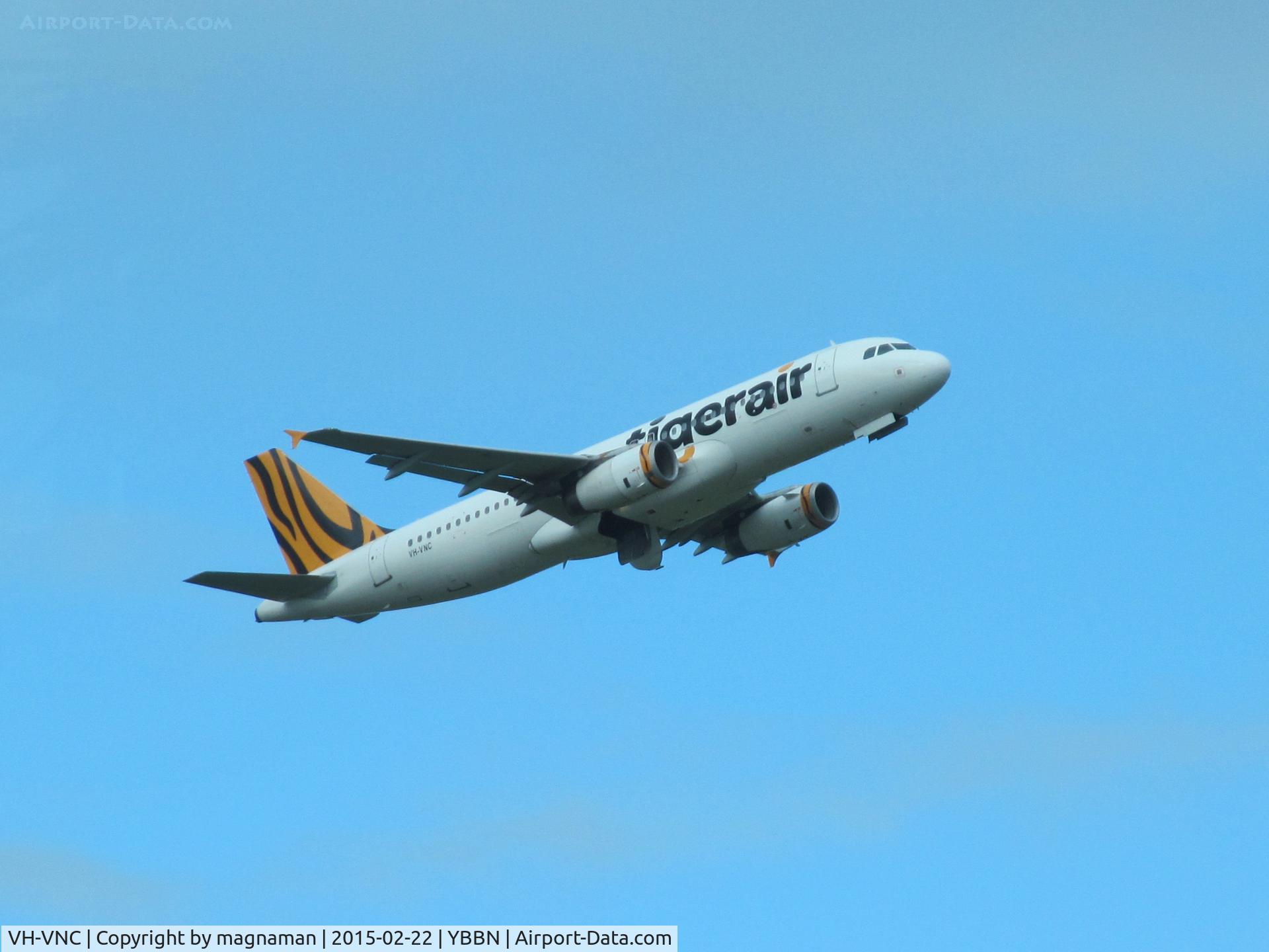 VH-VNC, 2007 Airbus A320-232 C/N 3275, take off