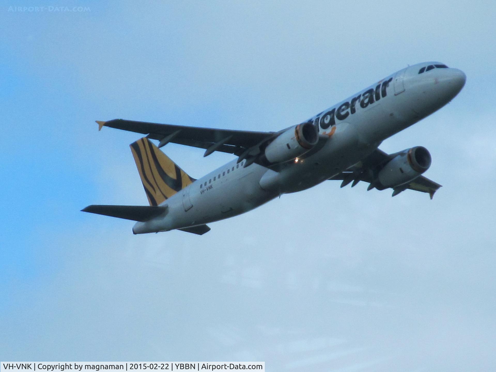 VH-VNK, 2009 Airbus A320-232 C/N 3986, on take off from YBBN