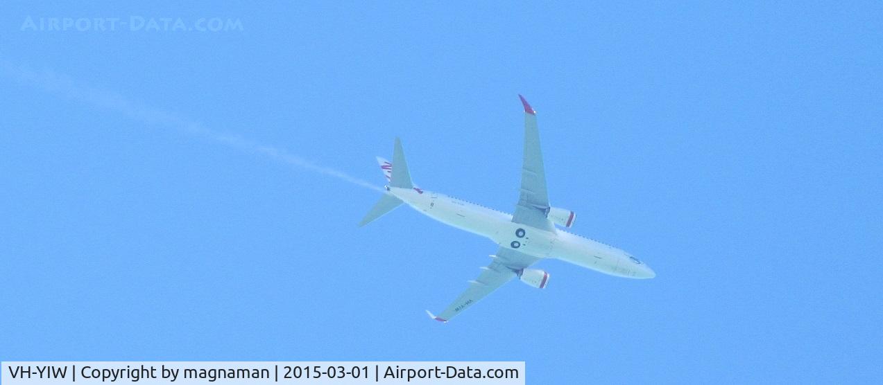 VH-YIW, 2014 Boeing 737-8FE C/N 40700, over back garden on way into AKL
