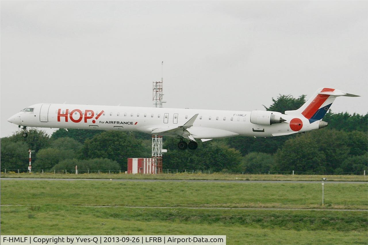F-HMLF, 2010 Bombardier CRJ-1000EL NG (CL-600-2E25) C/N 19010, Bombardier CL-600-2E25(CRJ-1000), On final rwy 25L, Brest-Bretagne airport (LFRB-BES)