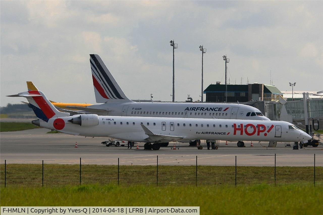 F-HMLN, 2012 Bombardier CRJ-1000EL NG (CL-600-2E25) C/N 19024, Canadair Regional Jet CRJ-1000, Boarding area, Brest-Bretagne airport (LFRB-BES)
