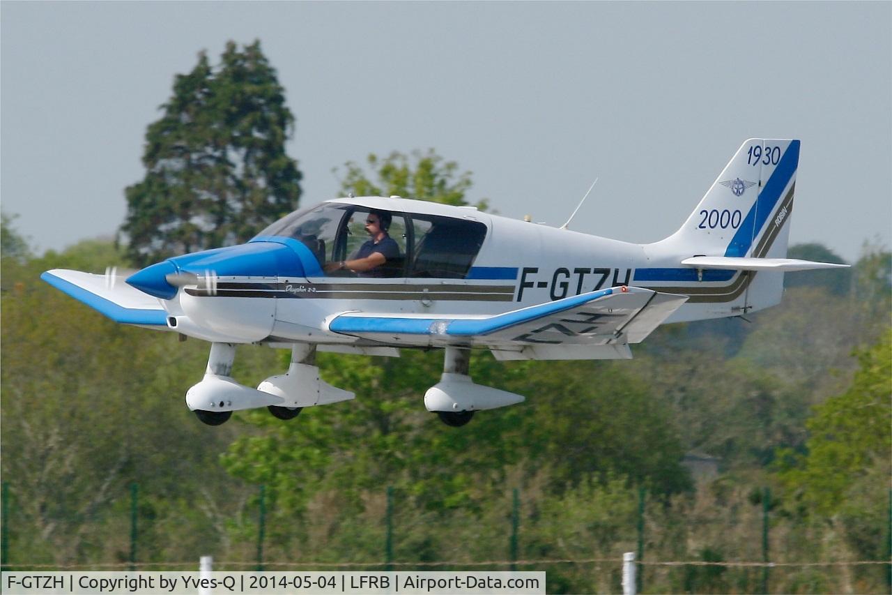 F-GTZH, Robin DR-400-120 Petit Prince C/N 2455, Robin DR-400-120 Petit Prince, On final Rwy 25L, Brest-Bretagne Airport (LFRB-BES)