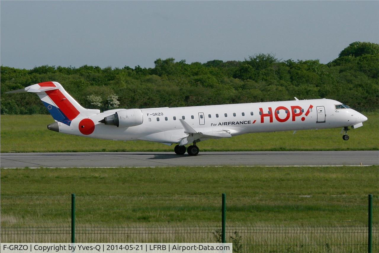 F-GRZO, 2007 Canadair CRJ-700 (CL-600-2C10) Regional Jet C/N 10265, Canadair Regional Jet CRJ-702, landing Rwy 07R, Brest-Bretagne Airport (LFRB-BES)