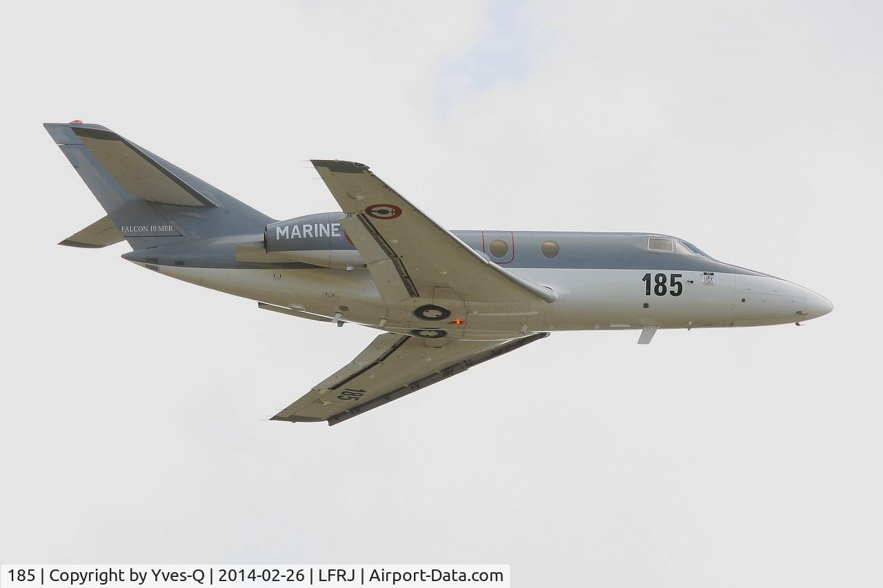 185, Dassault Falcon 10MER C/N 185, Dassault Falcon 10 MER, Take off Rwy 26, Landivisiau Naval Air Base (LFRJ)