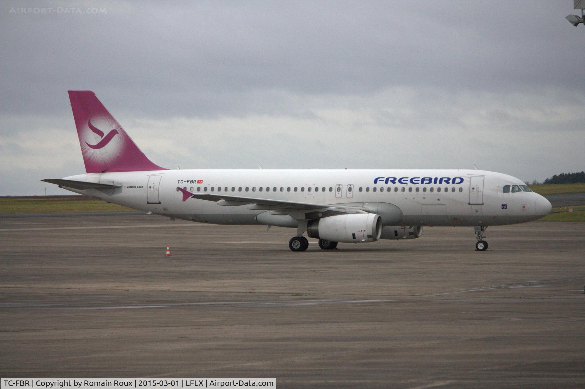 TC-FBR, 2005 Airbus A320-232 C/N 2524, Parked