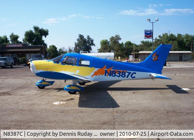 N8387C, 1976 Piper PA-28-140 Cherokee C/N 28-7625110, Breakfast ride to Woodlake Airport.