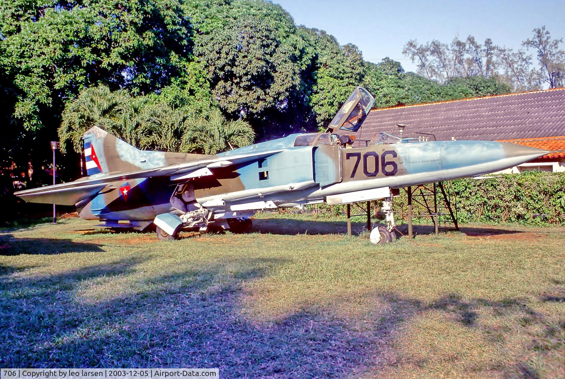 706, Mikoyan-Gurevich MiG-23UB C/N A1038407/12501085, Museo del Aire Havna 5.12.03