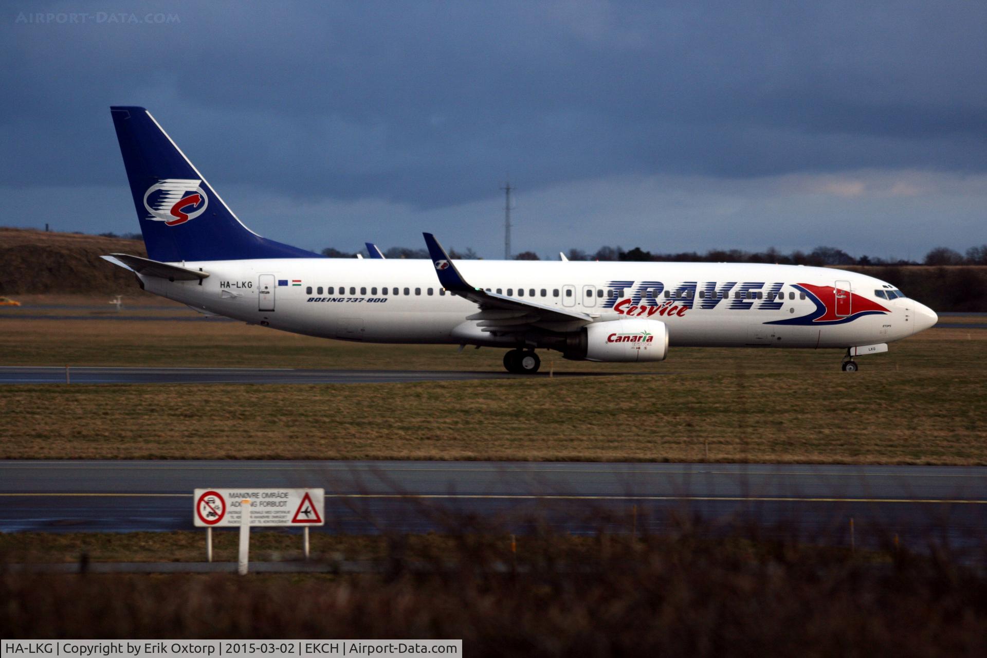HA-LKG, 2001 Boeing 737-8CX C/N 32362, HA-LKG taking off rw 22R