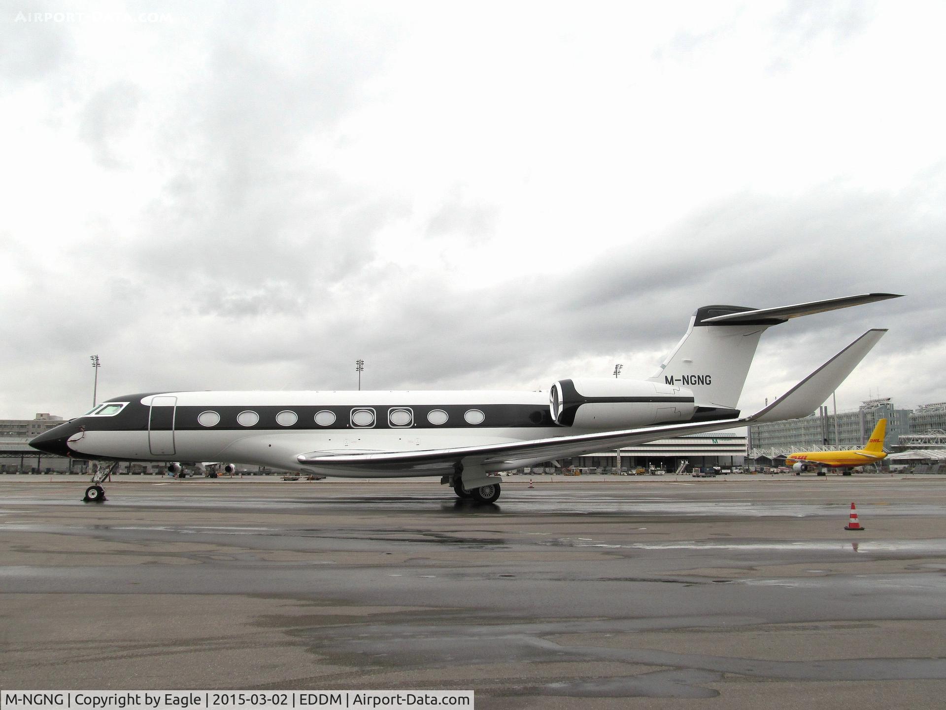 M-NGNG, 2014 Gulfstream Aerospace G650 (G-VI) C/N 6077, Taken on a rainy day.