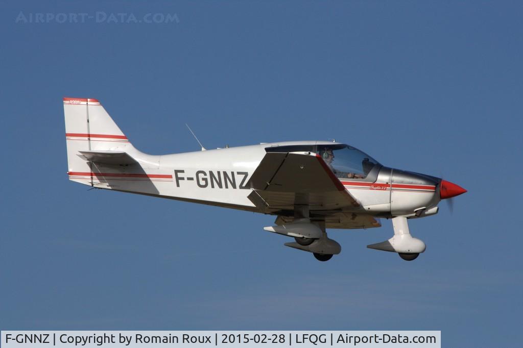F-GNNZ, 1995 Robin DR-400-120 Dauphin 2+2 C/N 2270, Landing