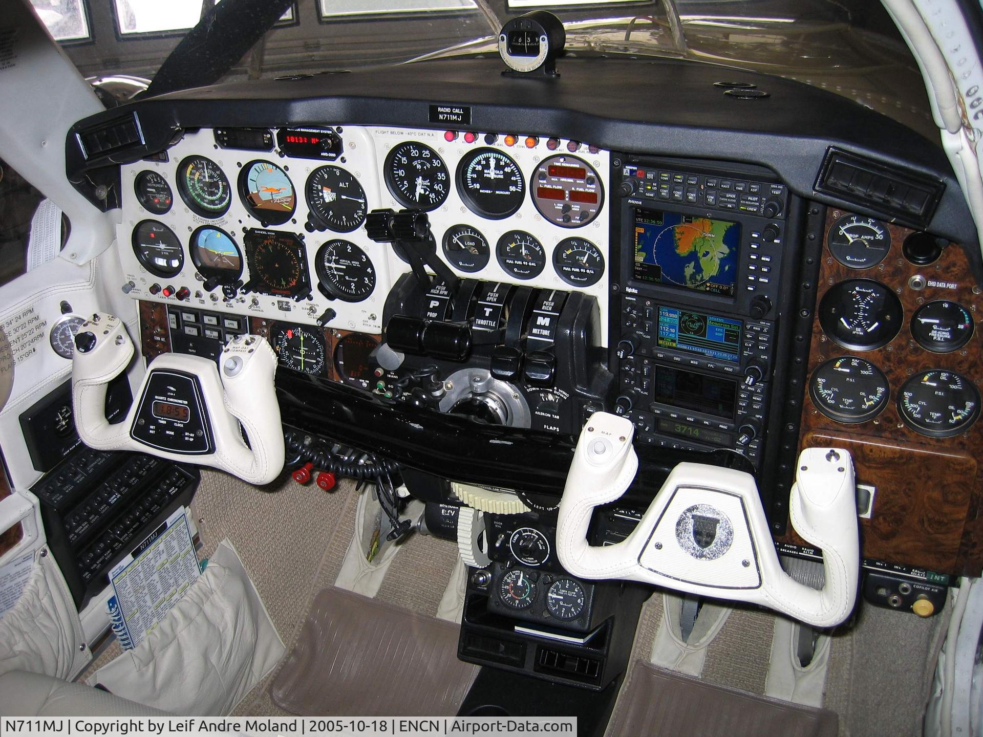N711MJ, 1978 Beech 58P Baron C/N TJ-151, Panel